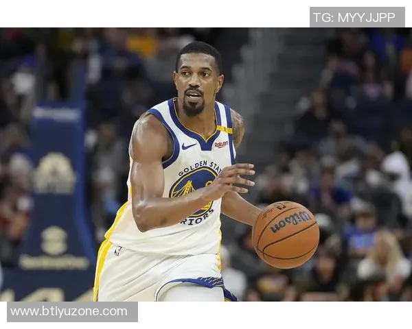 梅尔顿底角踩线投篮得手勇士奋起直追缩小分差至三分 梅尔顿底角踩线投篮得手勇士奋起直追缩小分差至三分