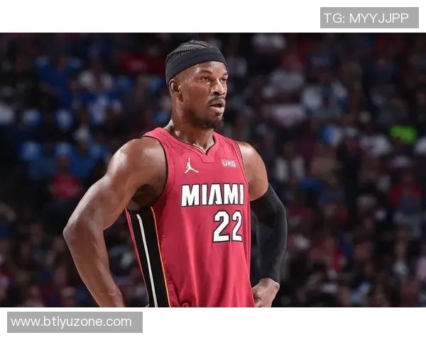 韦德谈新赛季媒体日：球员们穿新衣拍照交流感受乐趣