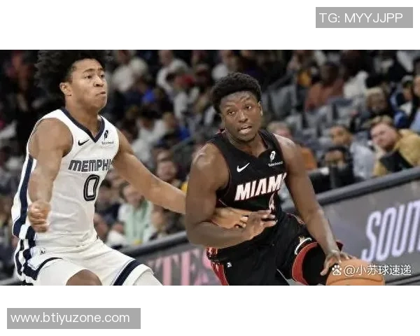 白帝季前赛表现惊艳怀特22分钟内高效砍下16分7板5助3帽