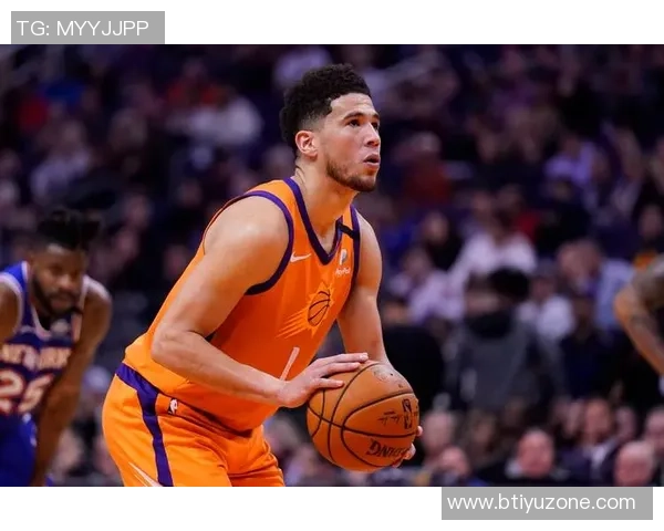 布克新赛季目标明确努力沟通助力每日进步稳步前行